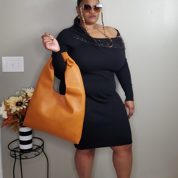 Boutique Knotted Hobo Bag - Picture 3 of 7